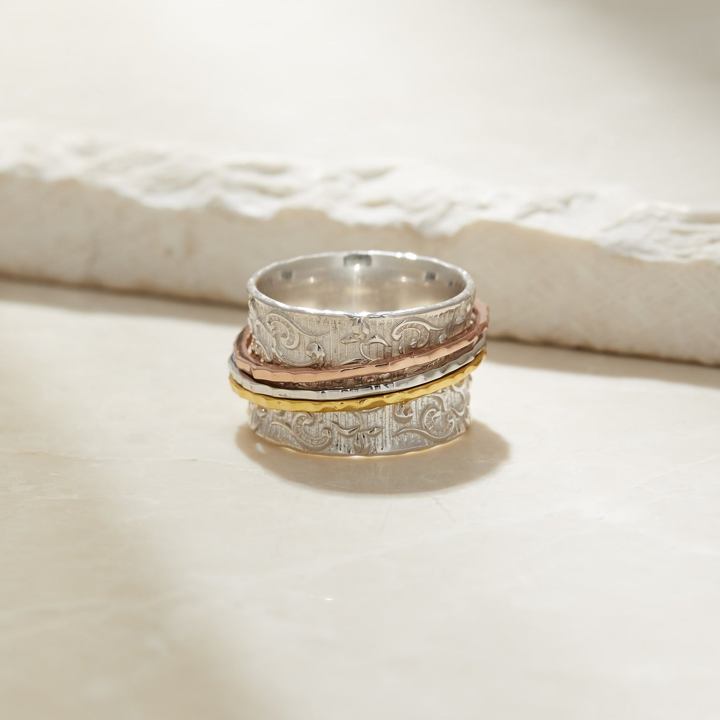 Alviva Spinner Ring